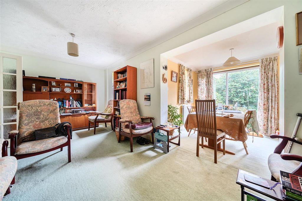 Property photo 3 of 14 1345718-10-68Aeec533d813.Jpg