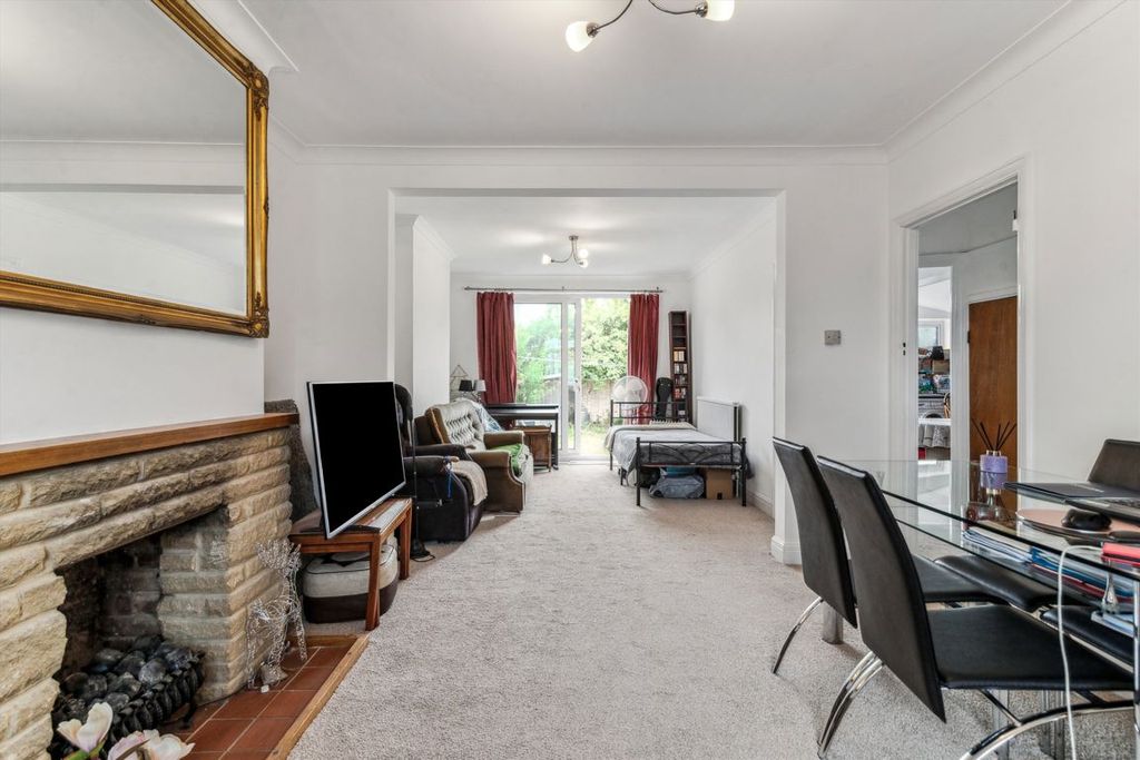 Property photo 3 of 8