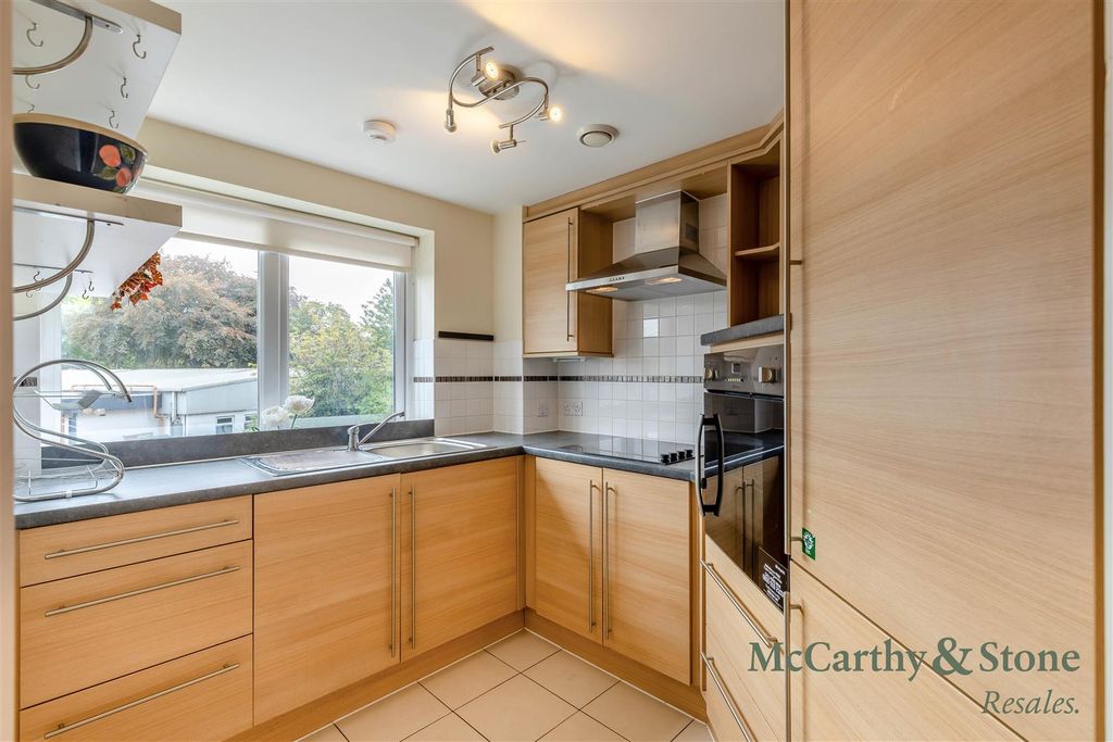 Property photo 2 of 42 8702352-Interior24.Jpg