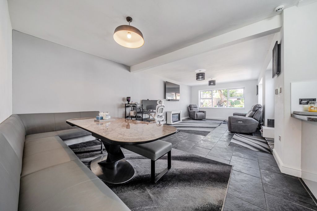 Property photo 2 of 17 1486652-9-6A4ce61...