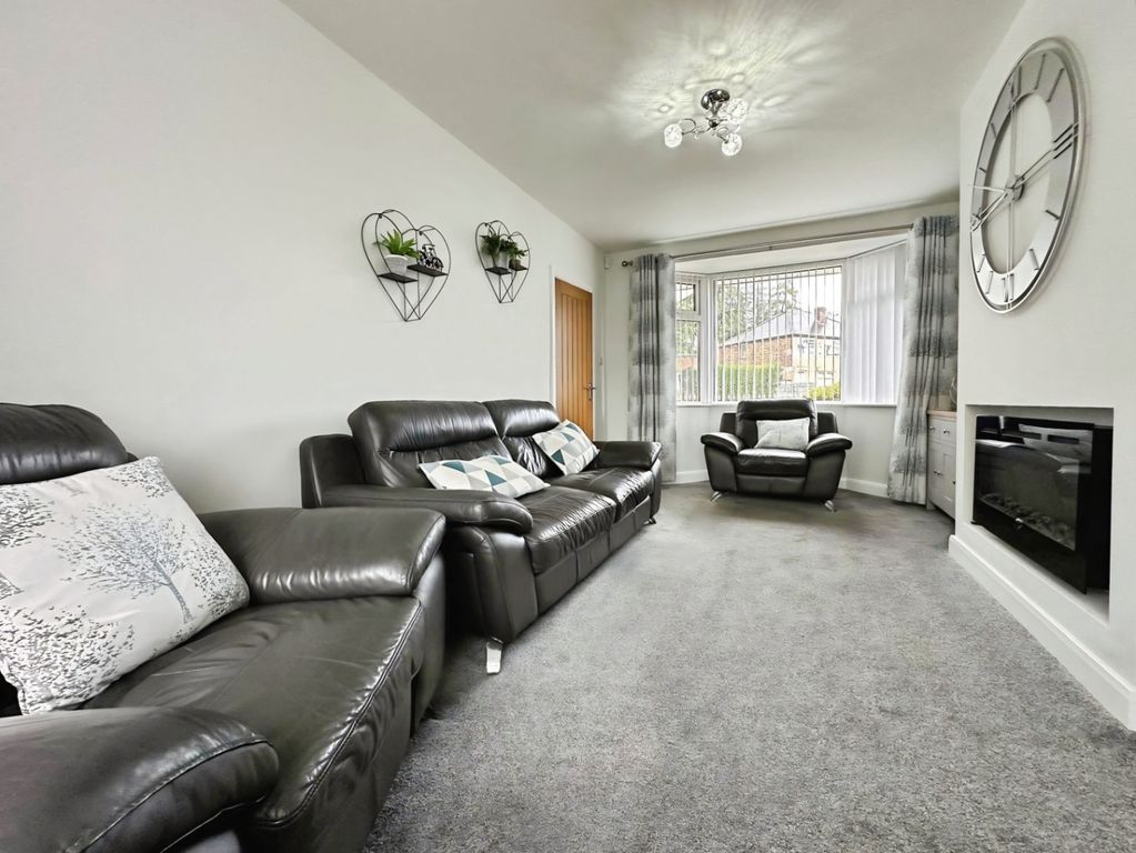 Property photo 2 of 24 Pbox-Living_Room-333351.Jpeg