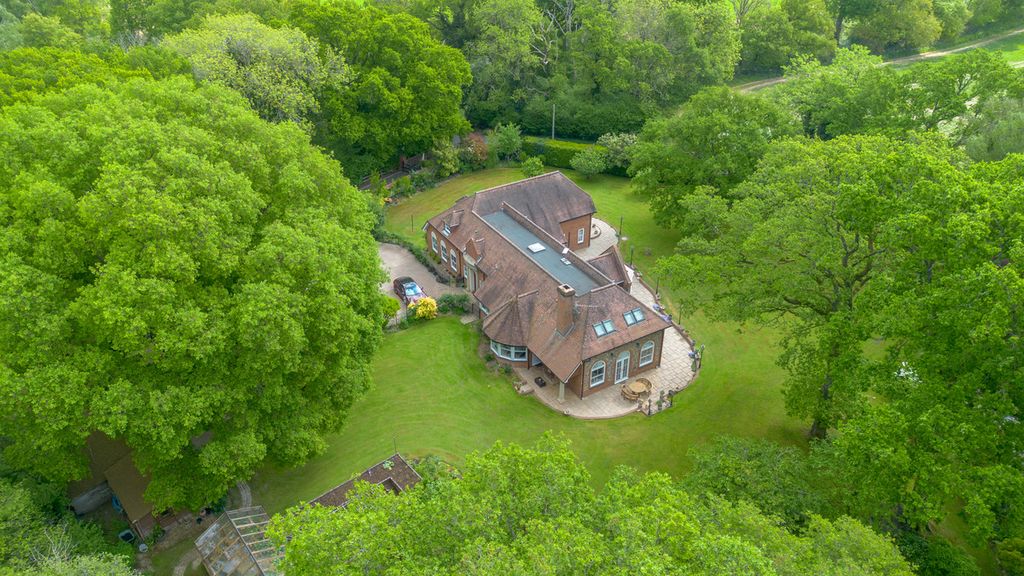 Property photo 3 of 33