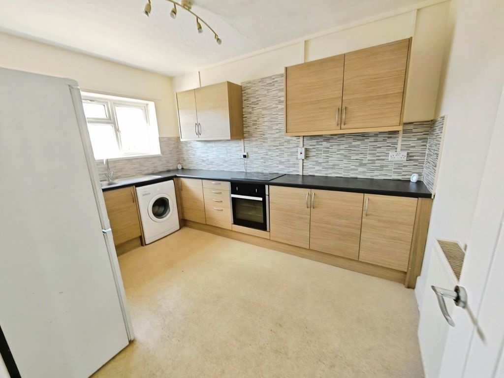 Property photo 2 of 11 5012192