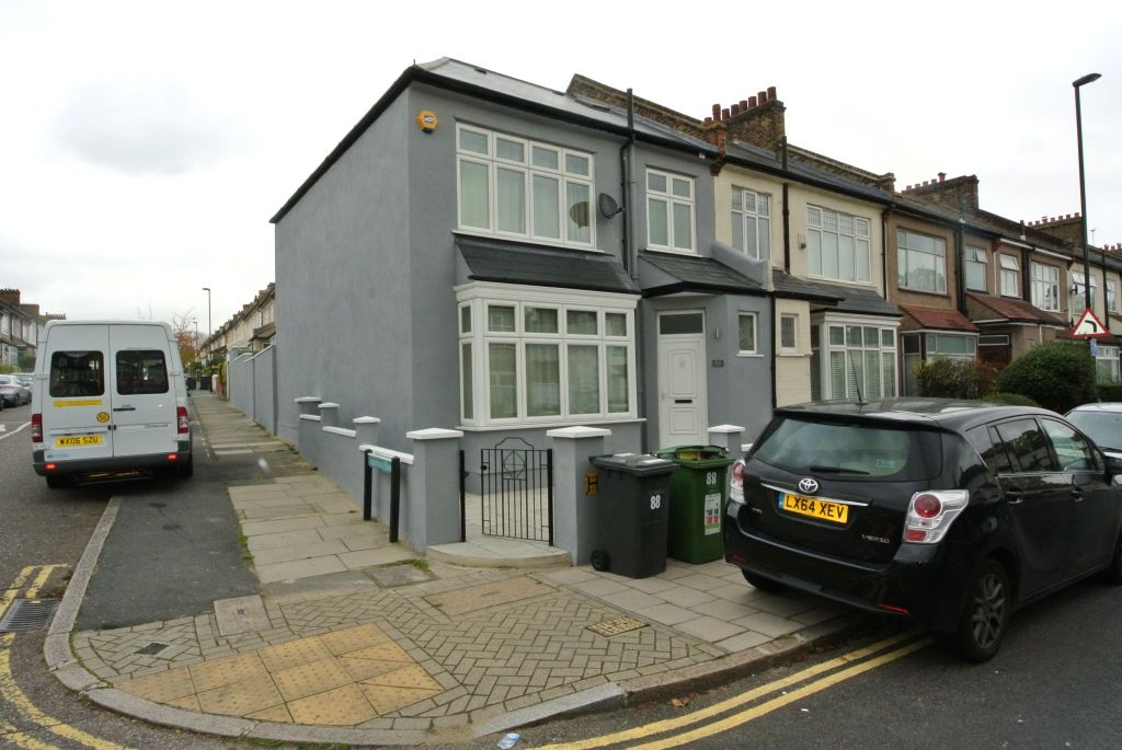 Property photo 1 of 8