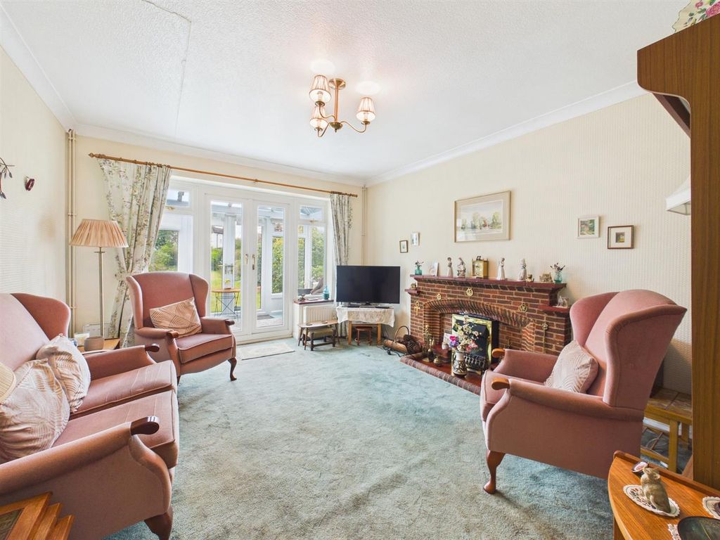 Property photo 2 of 12 Cam05080G0-Pr0323-Still013.Jpg