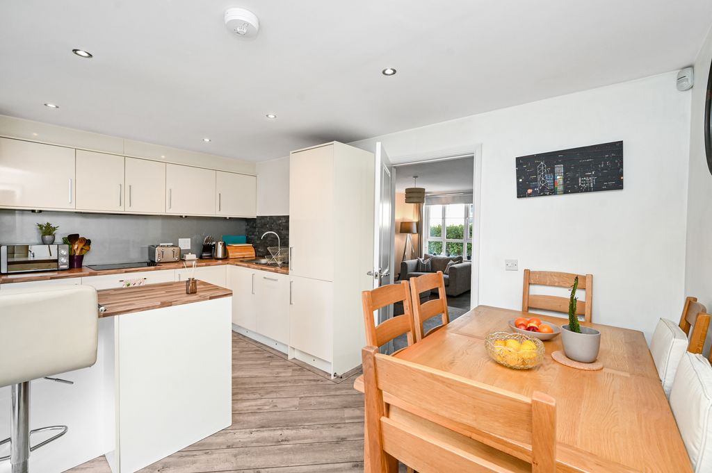 Property photo 2 of 17 Property Image 2