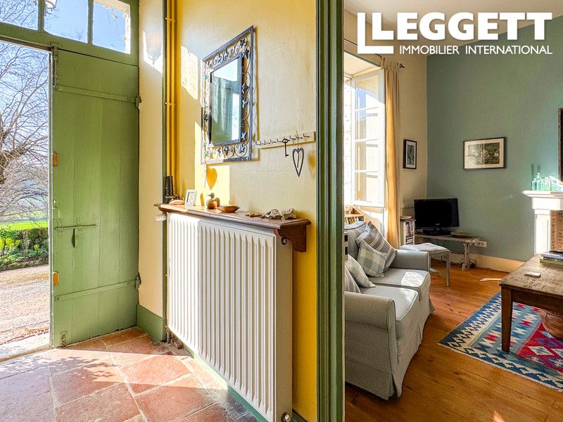 Property photo 3 of 10