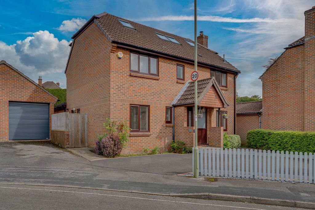 Property photo 1 of 30