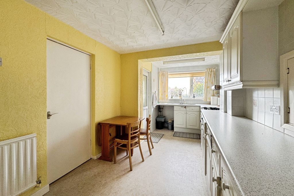 Property photo 3 of 17 Photo