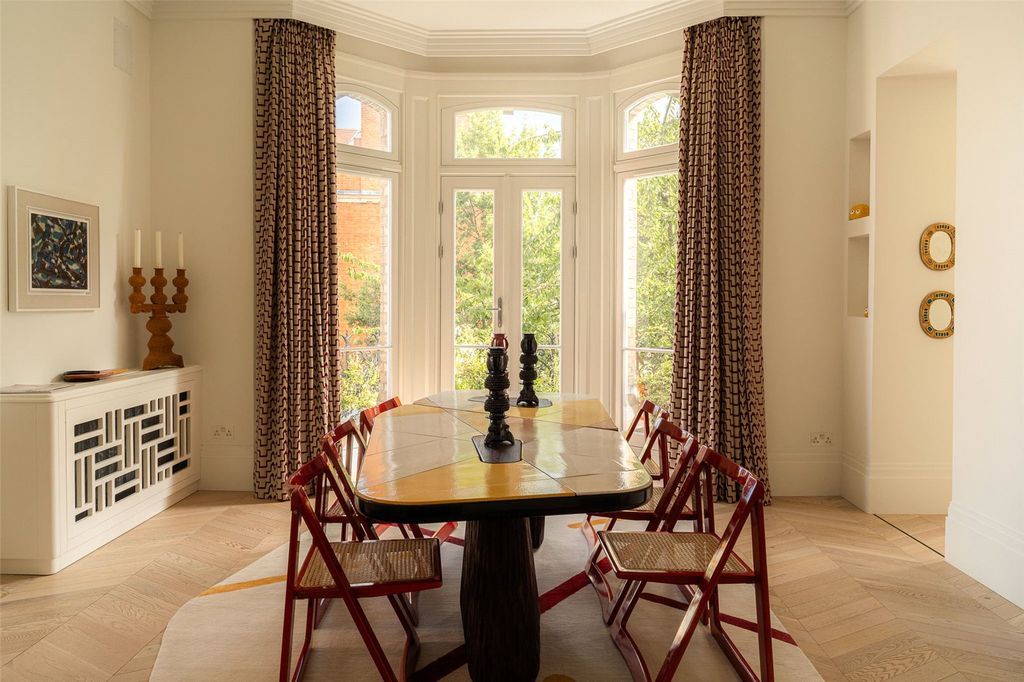 Property photo 3 of 12 Dining Space