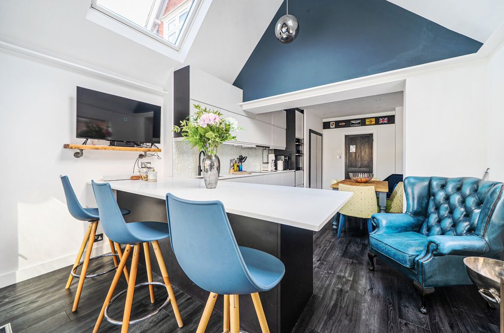 Property photo 3 of 18 1442638-3-69E740B...