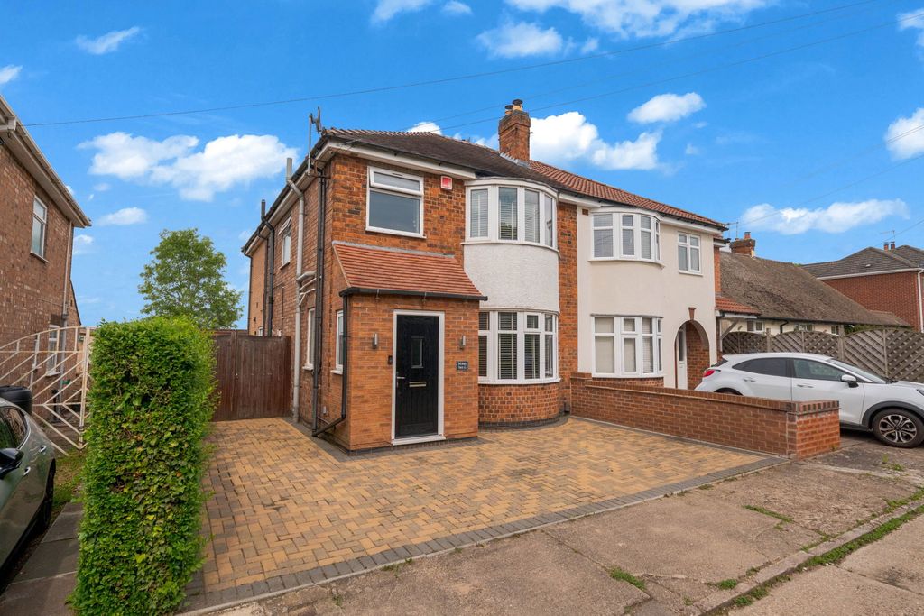 Property photo 1 of 35