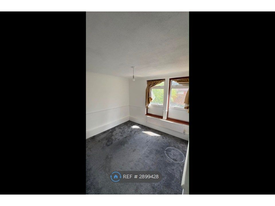 Property photo 2 of 35