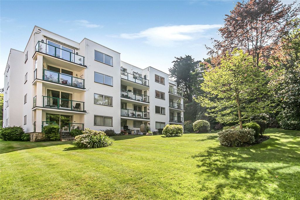 Property photo 3 of 12 Rear