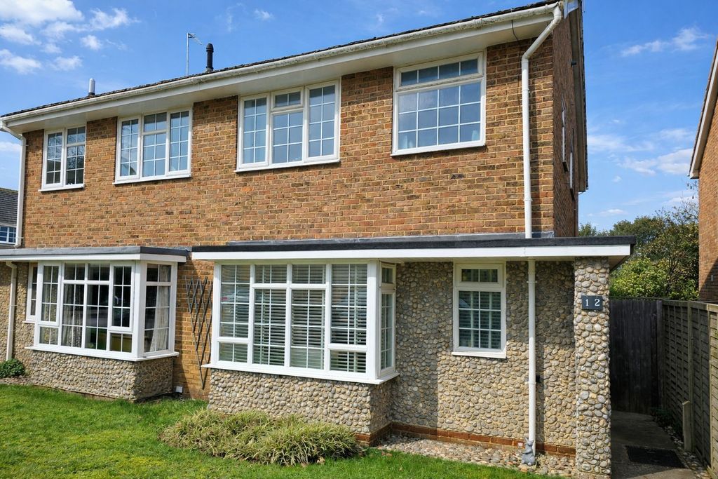 Property photo 1 of 8 Front