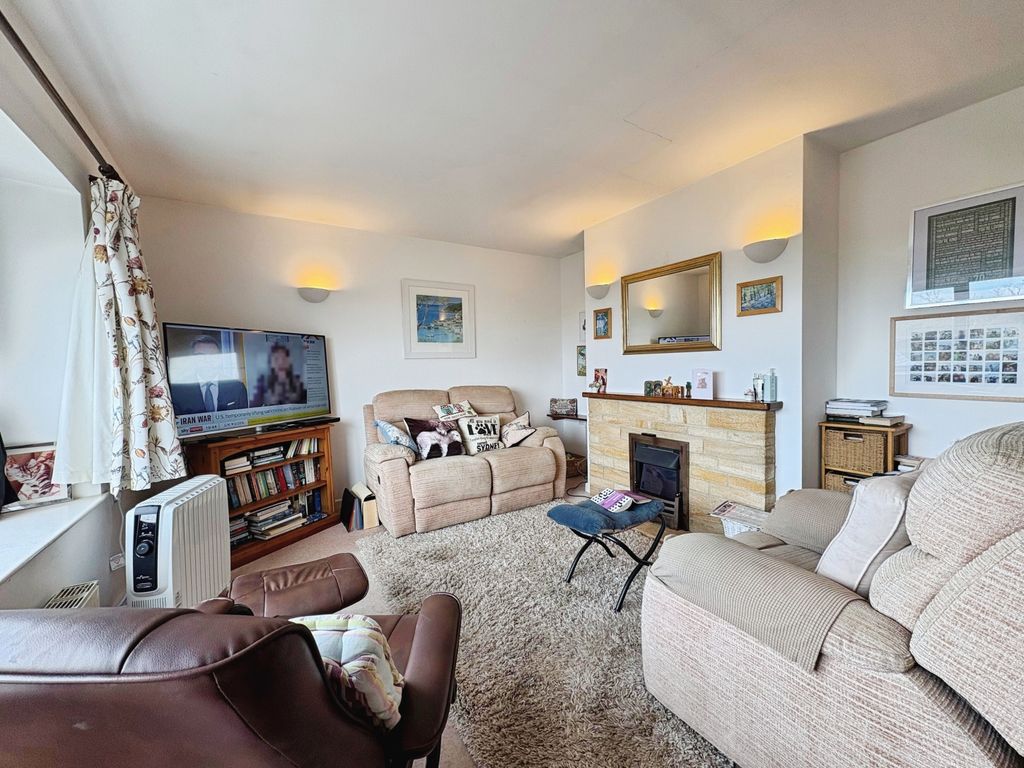 Property photo 3 of 30 Af055B98-34