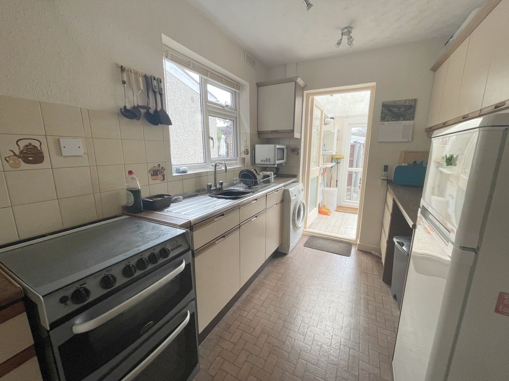 Property photo 3 of 16 Kitchen