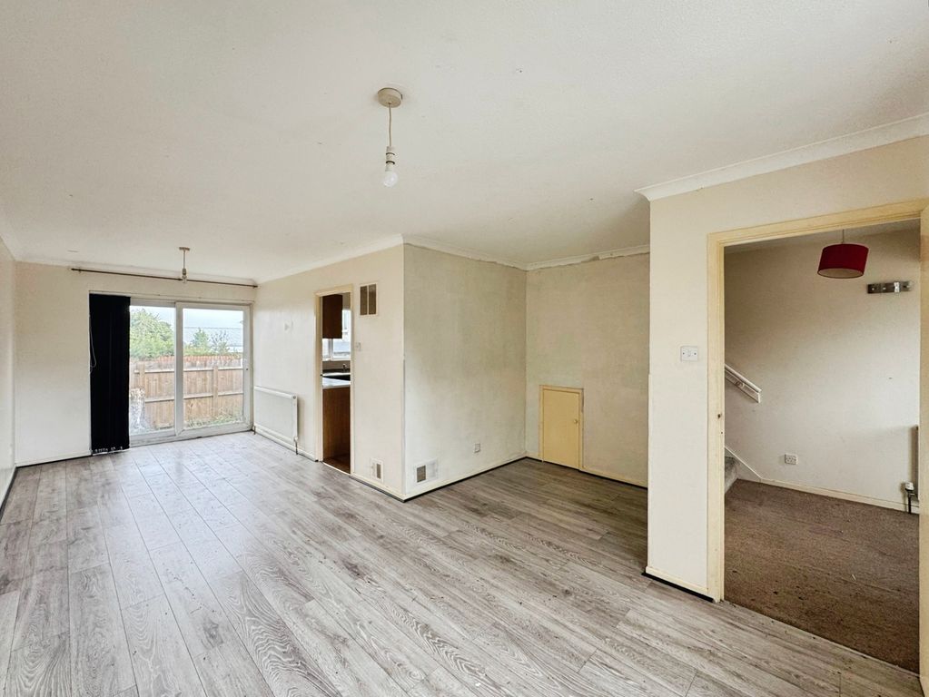 Property photo 2 of 16 Living Room