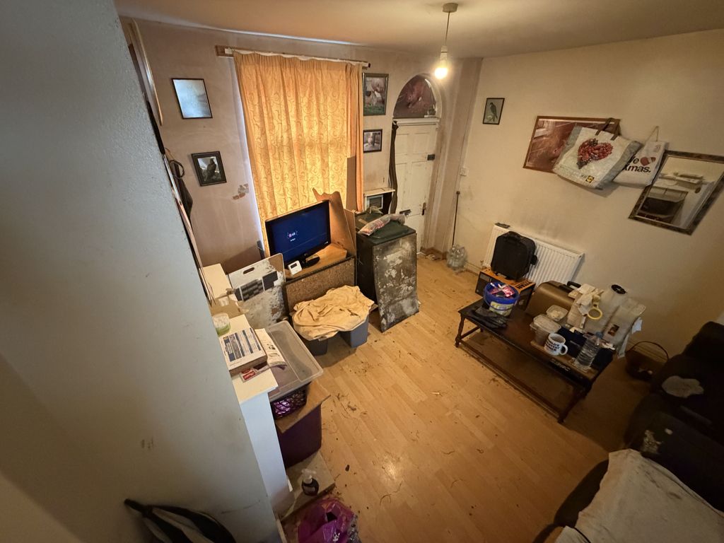 Property photo 3 of 16