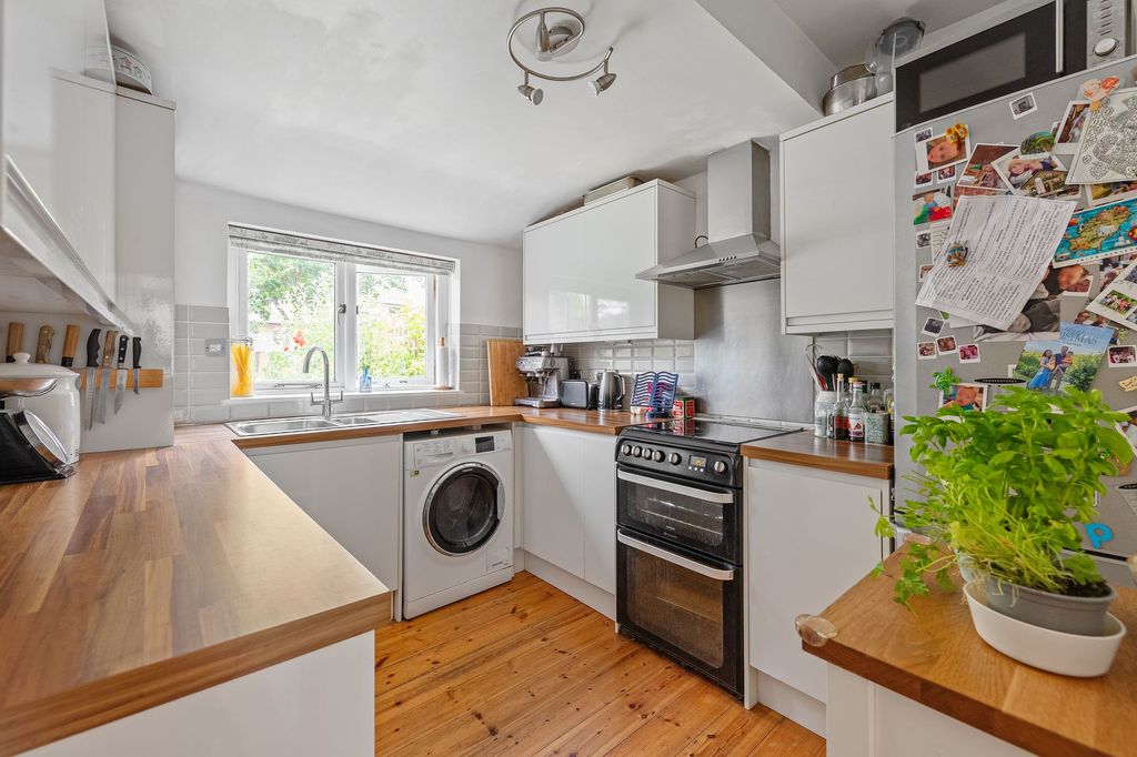 Property photo 3 of 19