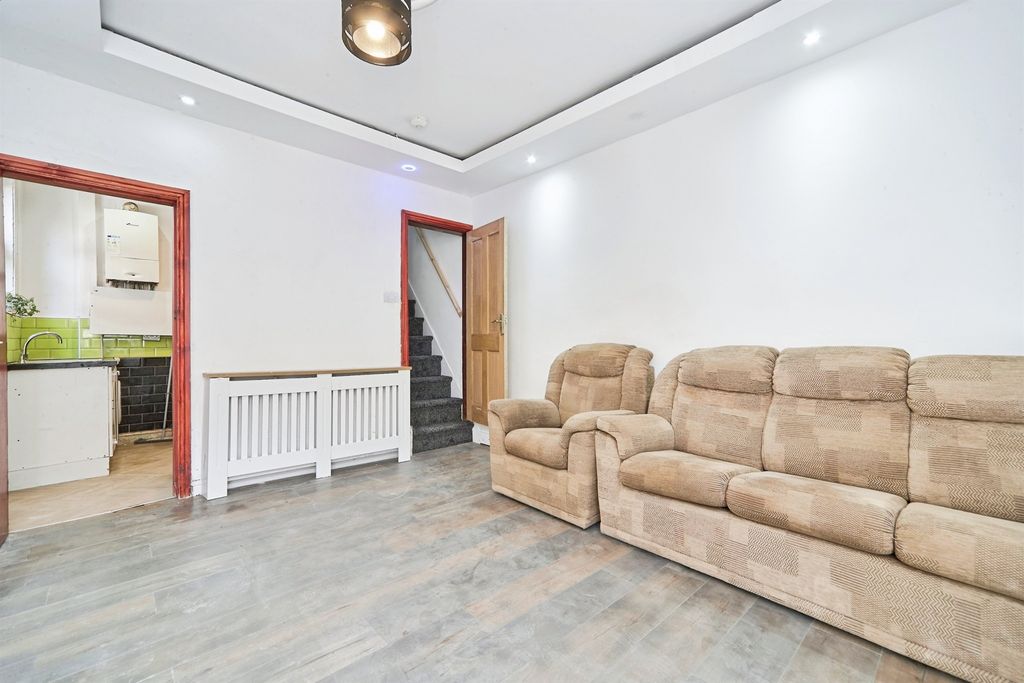 Property photo 2 of 11