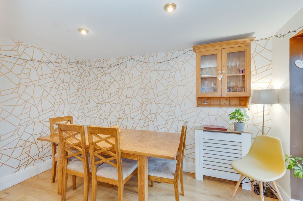 Property photo 3 of 36