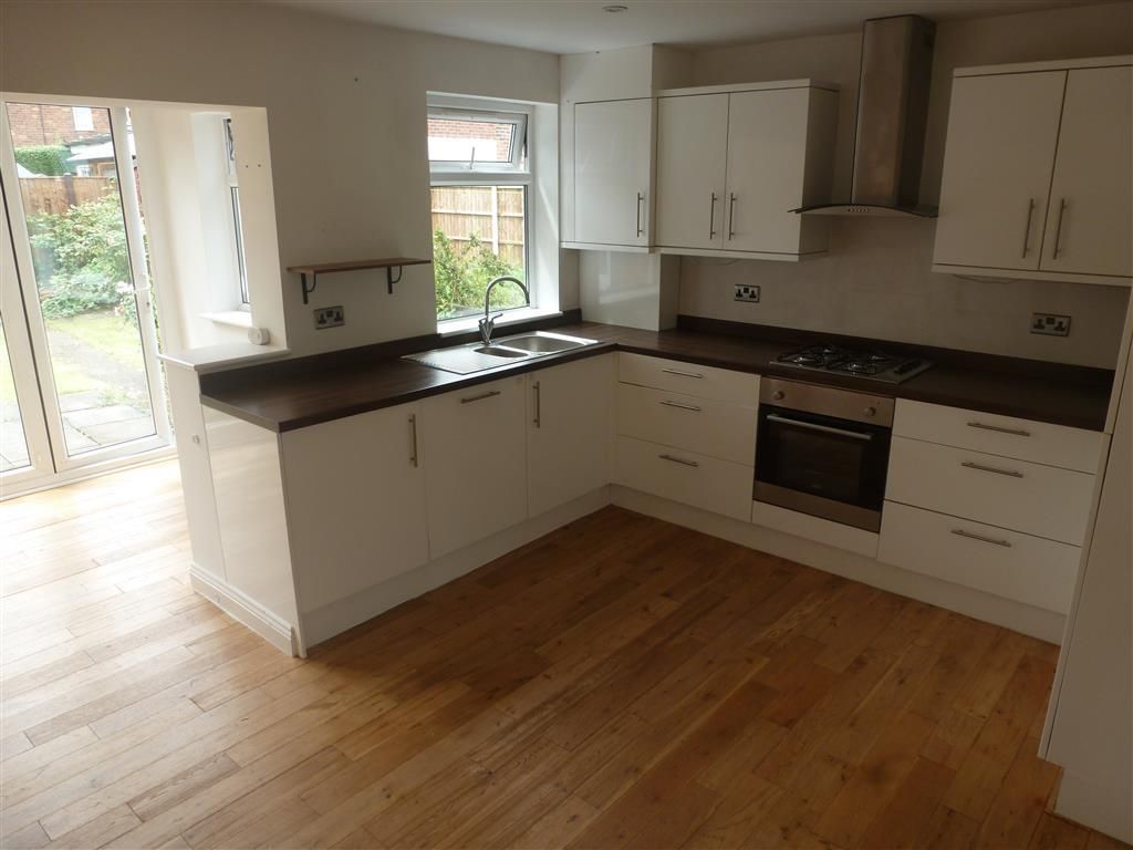 Property photo 3 of 9 Kitchen