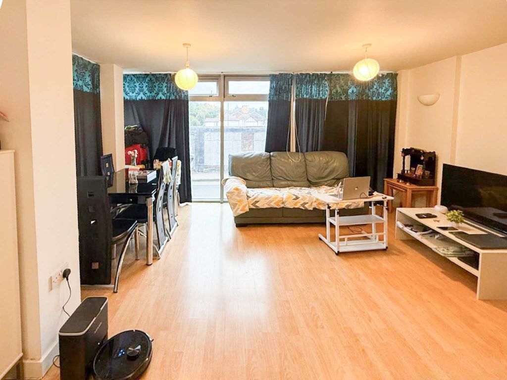 Property photo 3 of 6 4557602