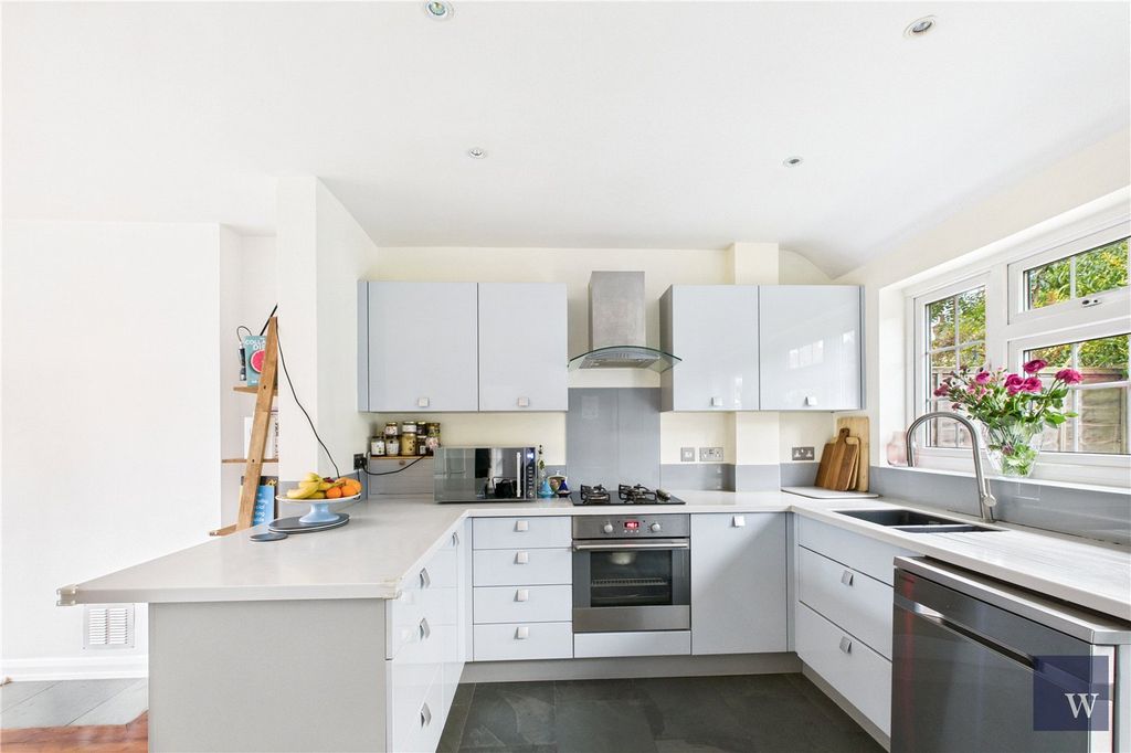 Property photo 3 of 16 Picture No. 19