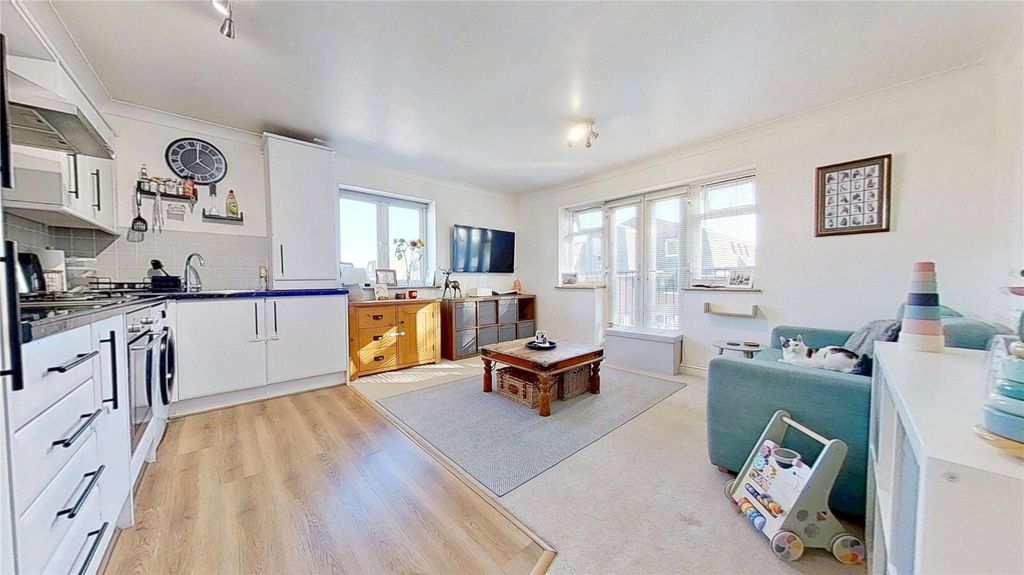 Property photo 2 of 10 Picture No. 12