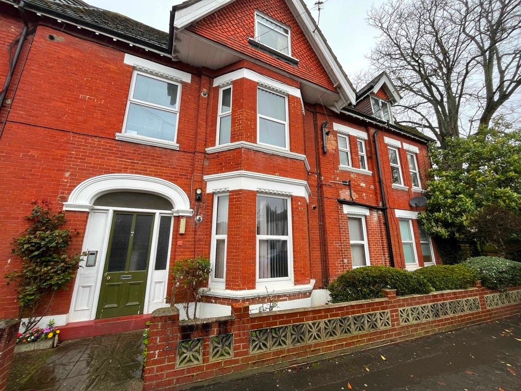 Property photo 1 of 6