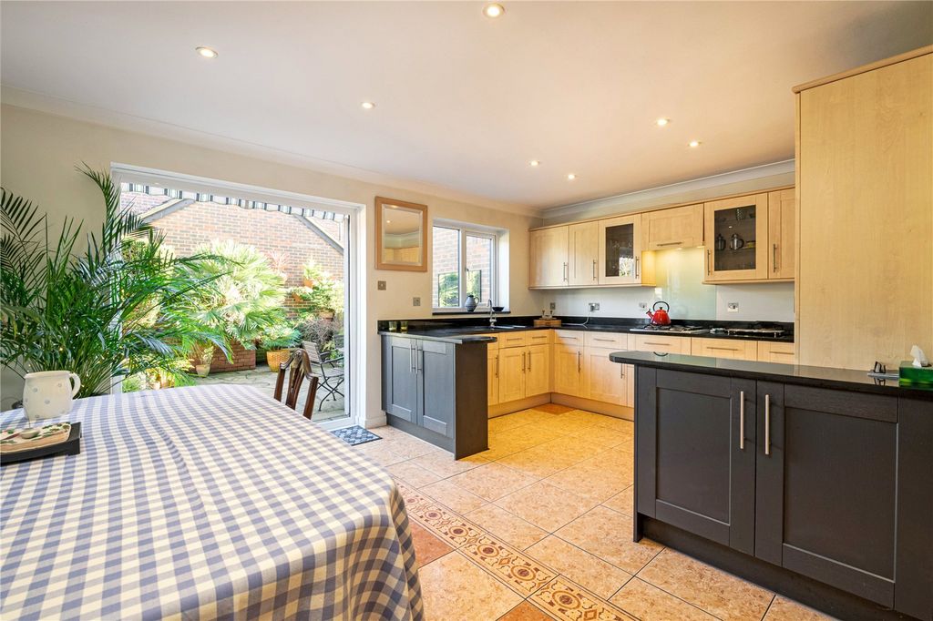 Property photo 3 of 14 Picture No. 10