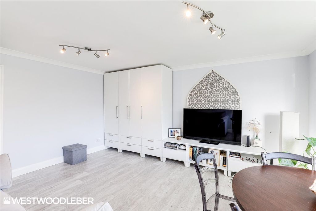 Property photo 3 of 12 Internal_9.Jpg