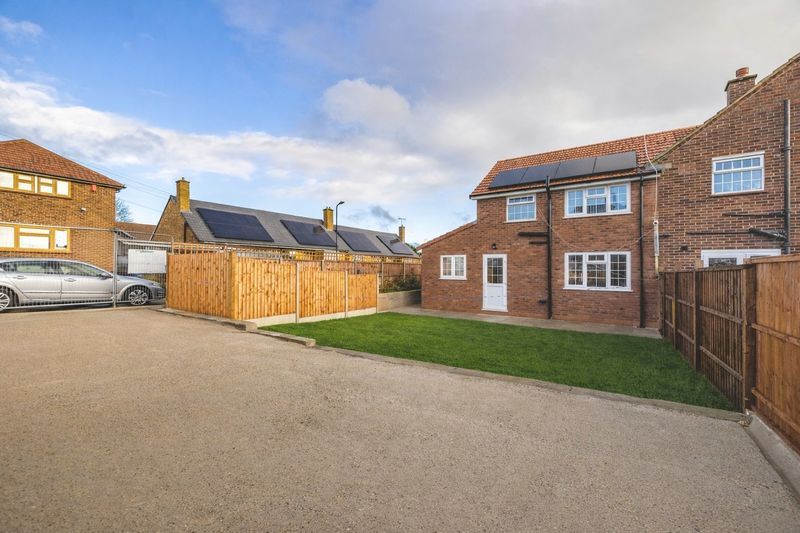 Property photo 1 of 15 Photo 8