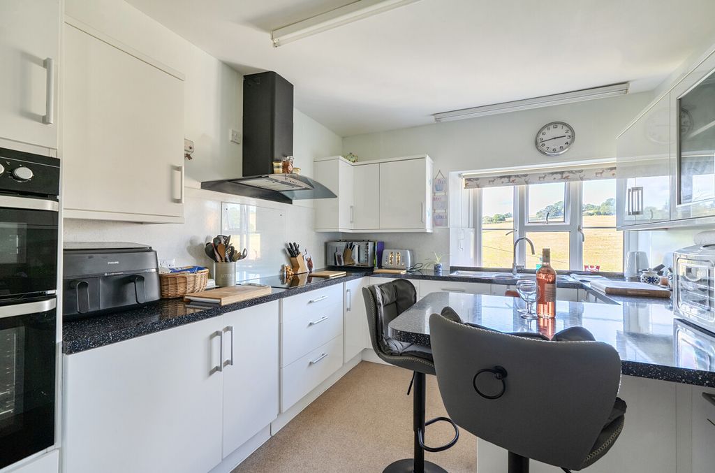 Property photo 3 of 42 1522264-23-6Ab184...