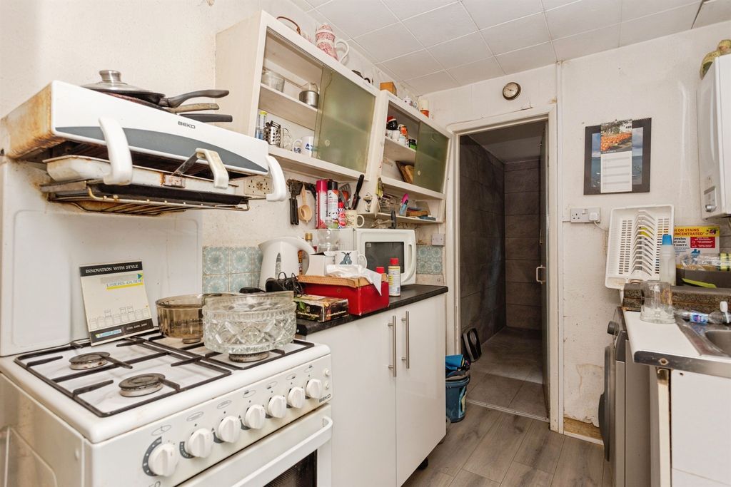 Property photo 2 of 16