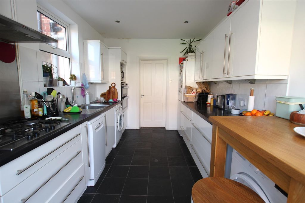 Property photo 3 of 13 Kitchen