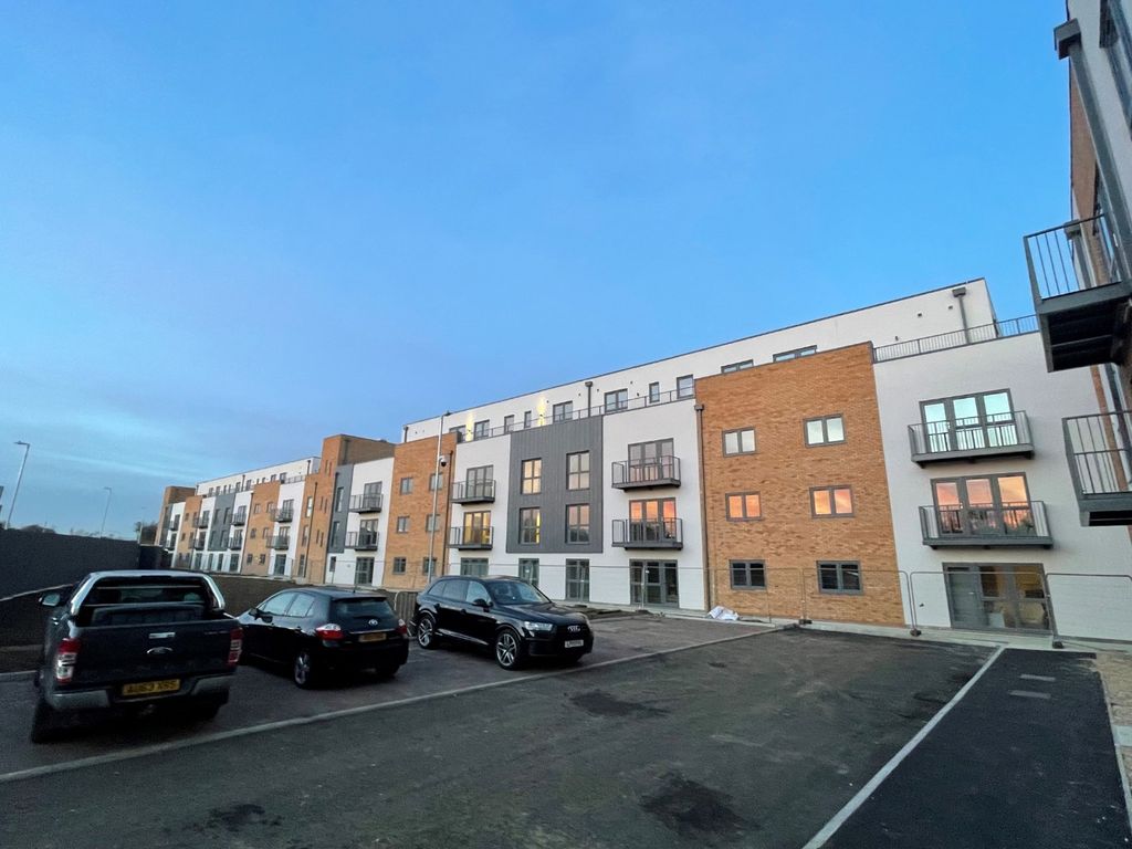 Property photo 1 of 10 4644280