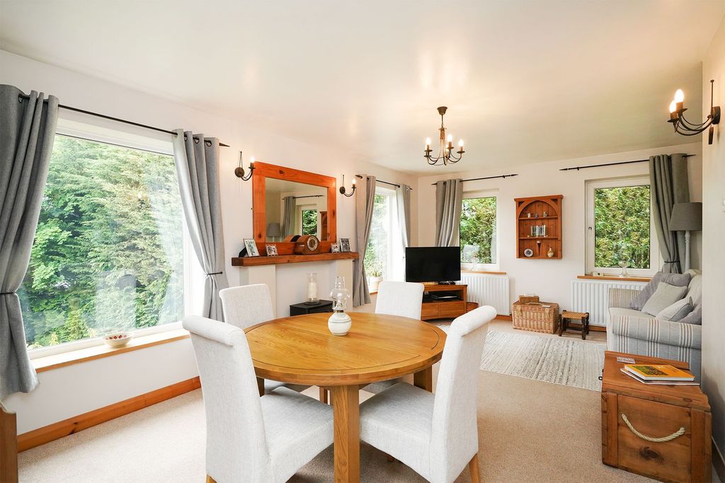 Property photo 3 of 33