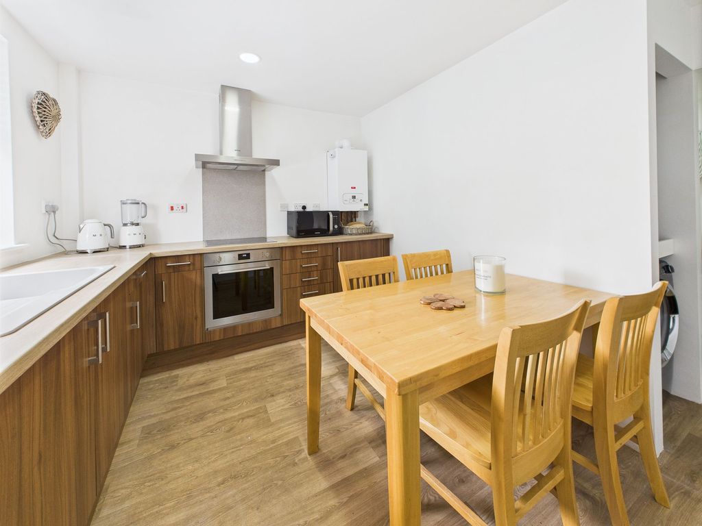 Property photo 3 of 16 Breakfast Kitchen
