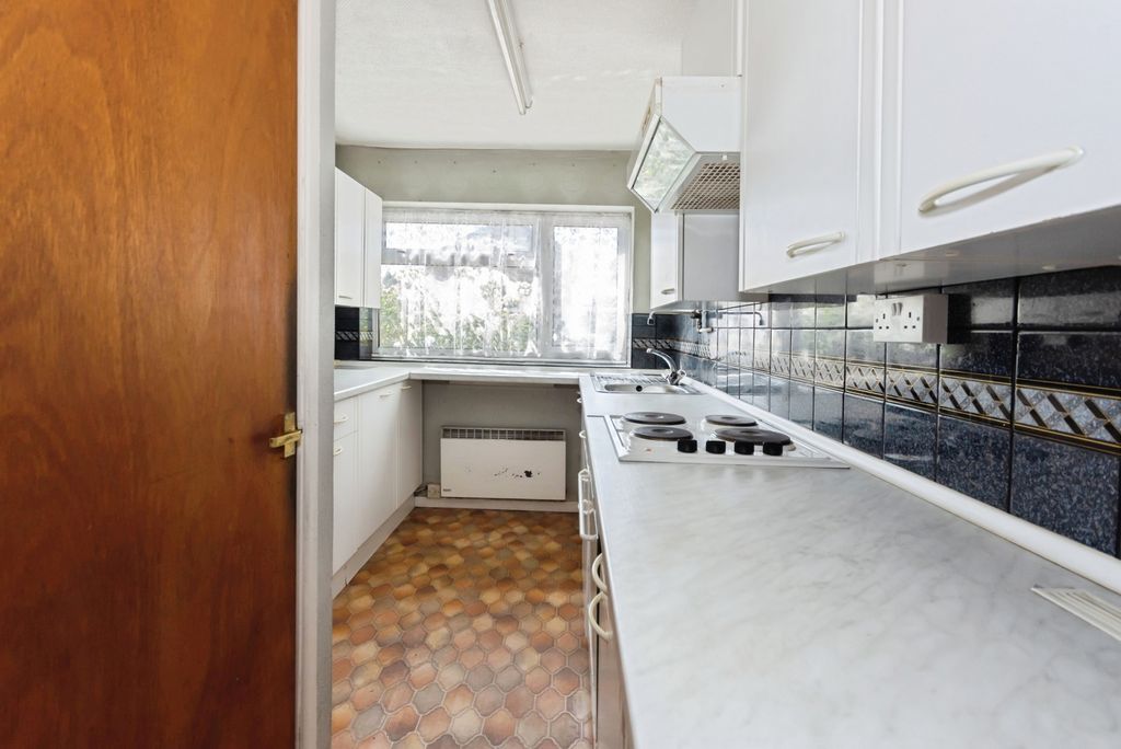 Property photo 3 of 20 Pbox-Img.Jpg