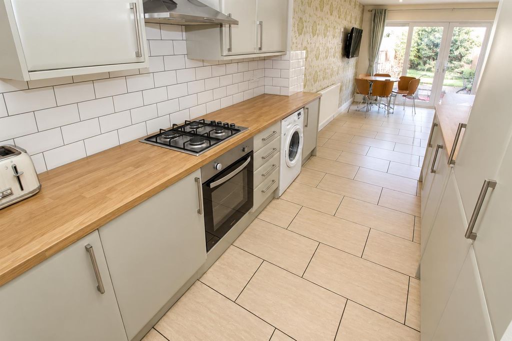 Property photo 1 of 14 954F74B7-cd1c-4198-85A7-ce6c92Ef0167.Png