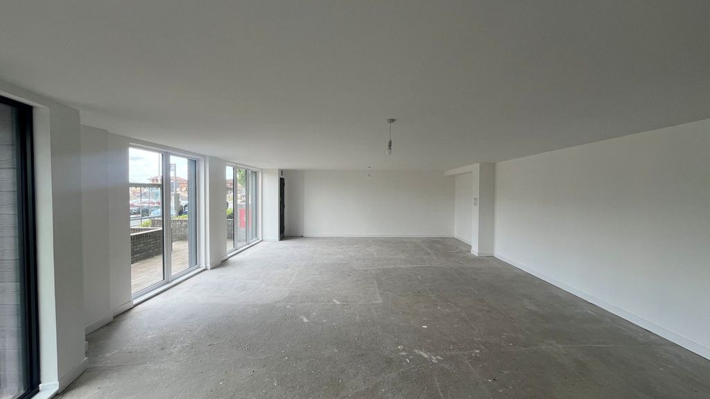 Property photo 2 of 4 Allied-Surveyors-Scotland-Retail-02