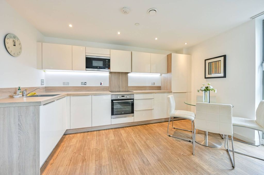 Property photo 3 of 9