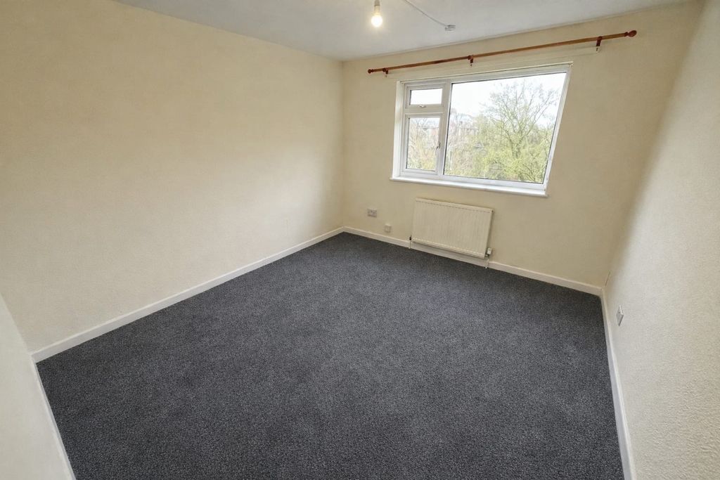 Property photo 3 of 7 4911923