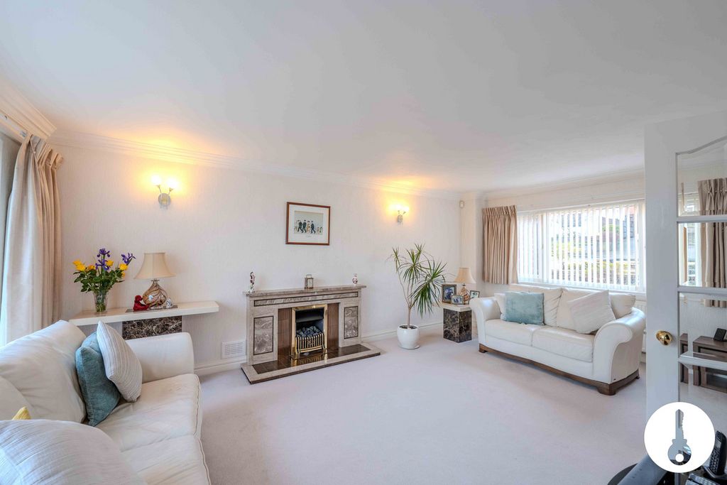 Property photo 3 of 36