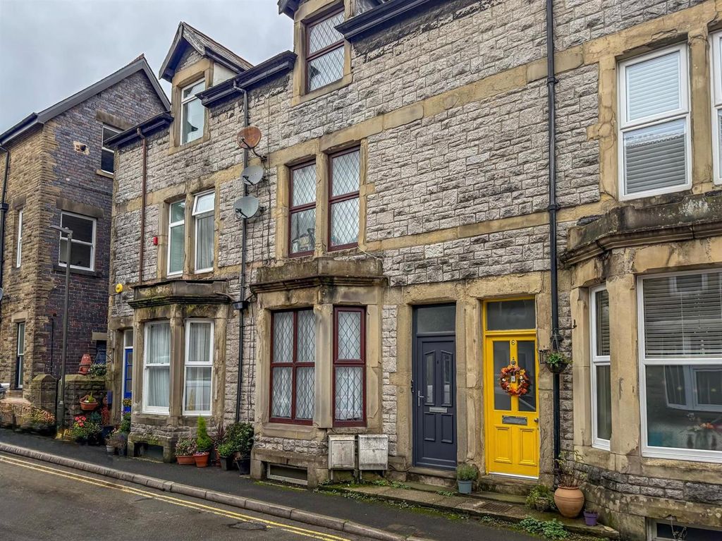 Property photo 1 of 15 Ash Street