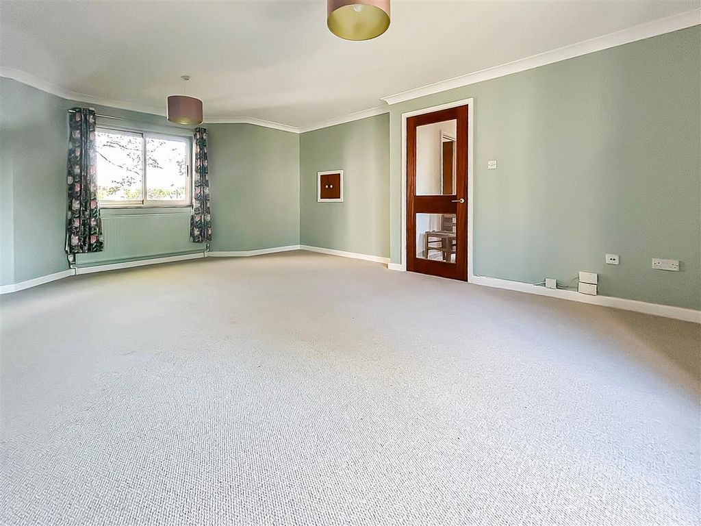 Property photo 3 of 8 2_92965.Jpg