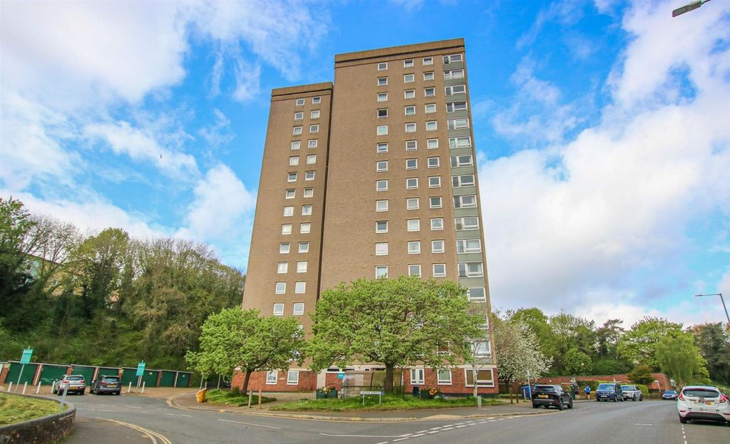 Property photo 1 of 11 Aucryust40Afrvsye4Qr8G