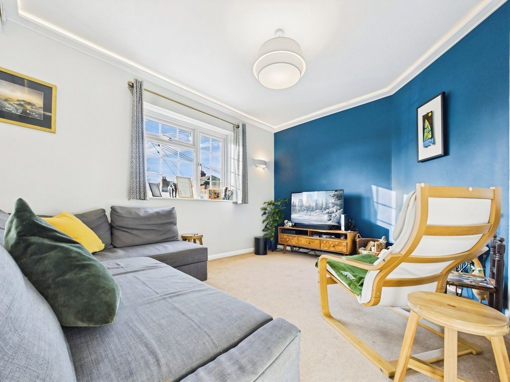 Property photo 2 of 20